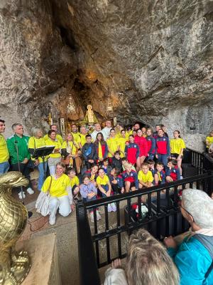 El Tapin - Cincuenta atletas participaron en la “Ofrenda a la Santina” organizada por el Ayuntamiento de Llanera