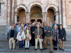 El Tapin - Los feligreses de la Urbanización La Fresneda, San Miguel y Bobes acudieron a la entronización como canónico de José Luis Fernández Polvorosa, en la Basílica de Covadonga
