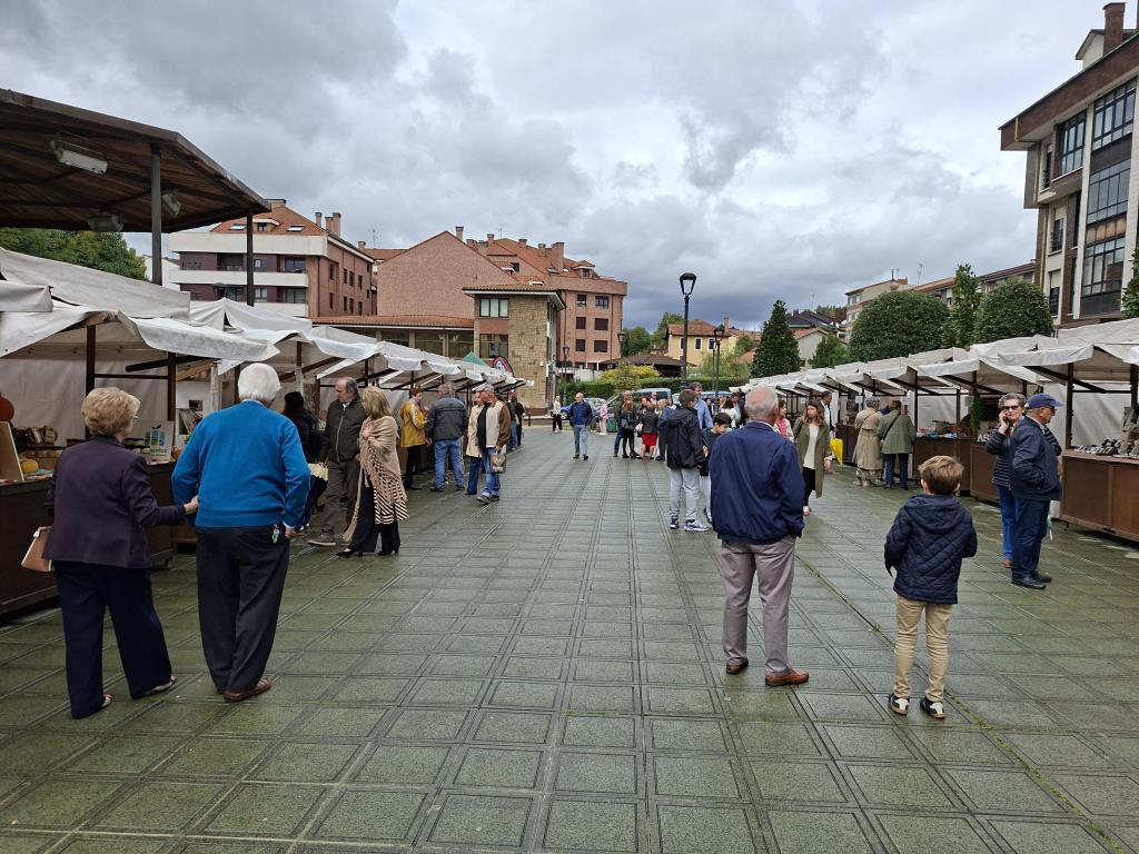 El Tapin - Posada de Llanera acogió uno de los Mercados del Paraíso Natural de producción ecológica
