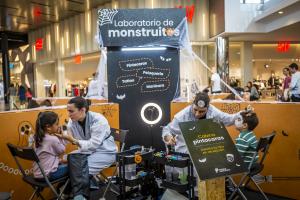 El Tapin - Monstruitos y zombies invaden Parque Principado