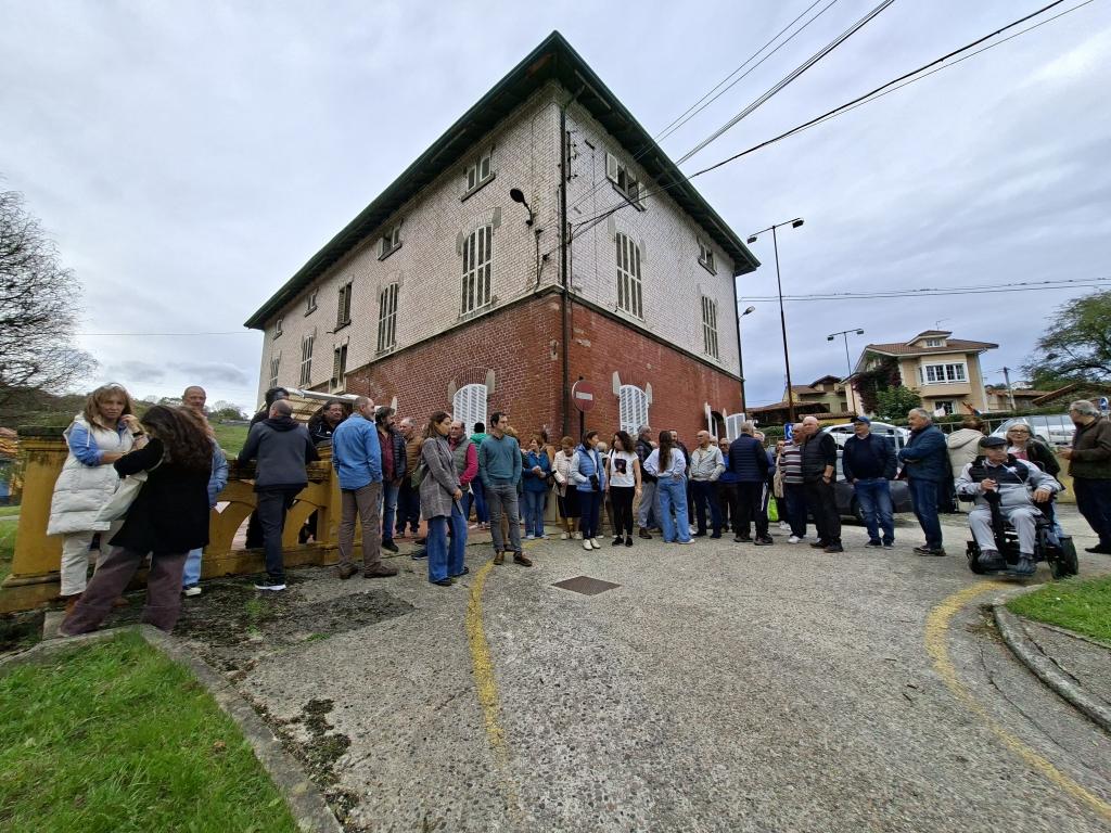 El Tapin - Los vecinos de Lieres reclaman una reforma integral del Consultorio Médico