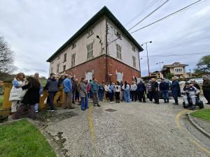 El Tapin - Los vecinos de Lieres reclaman una reforma integral del Consultorio Médico