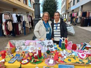 El Tapin - La Asociación Furrulando venderá las labores y manualidades de sus socias en el mercadillo de Lugo de Llanera para financiar las actividades