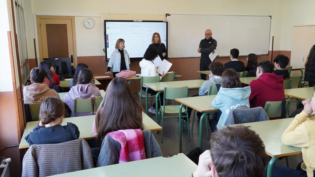 Los institutos sierenses participan en los talleres “Nos gusta el amor del bueno" organizados por el Ayuntamiento con motivo del 25N