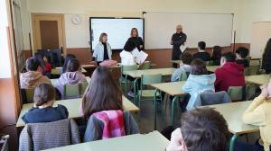 El Tapin - Los institutos sierenses participan en los talleres “Nos gusta el amor del bueno" organizados por el Ayuntamiento con motivo del 25N