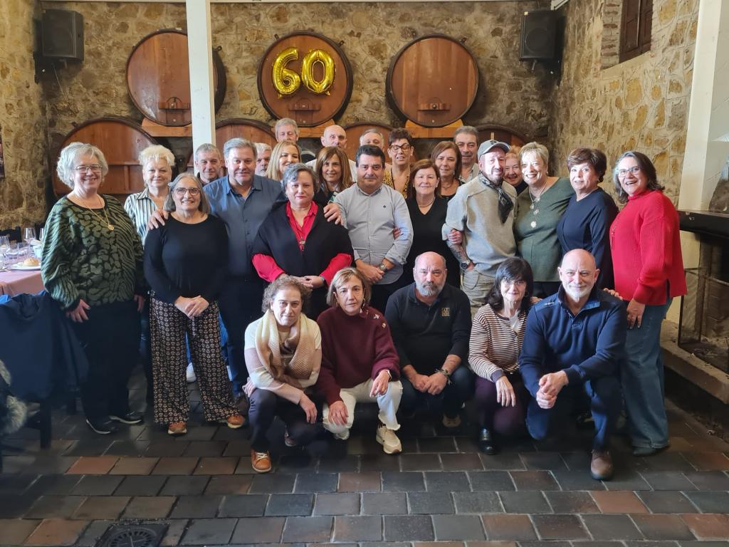 Los alumnos de la generación del 65 del colegio Condado de Noreña celebraron los 60 años, en el Llagar de Quelo