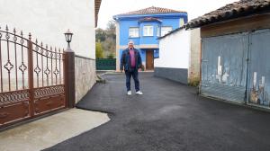 El Tapin - Siero repara un camino en La Raíz, en El Cuto