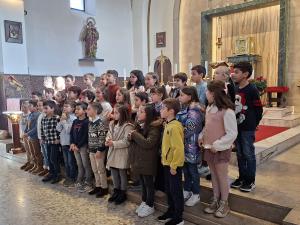 El Tapin - La iglesia San Félix de Lugones celebró su Festival Navideño