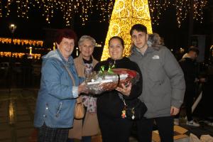 El Tapin - Enol Suárez y Tania Perrone ganaron el I Concurso de Bizcochos de la Asociación Vecinos de Posada