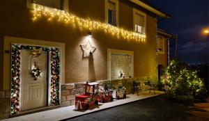 El Tapin - Belén Alonso ganó el primer premio del concurso de decoración de casas navideñas organizado por la Asociación de Vecinos de Fonciello y Silvota pueblo