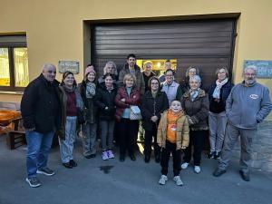 El Tapin - La Asociación de Vecinos de Fonciello y Silvota pueblo visitó al colectivo Amigos de La Madera Les Forgaxes 