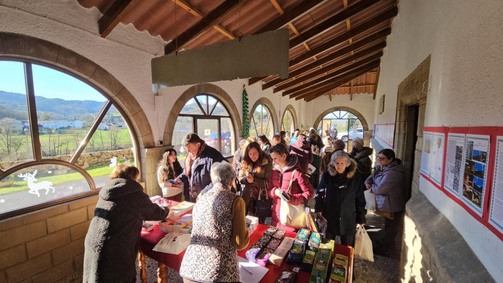 La Cofradía de San Antonio de Lieres recaudó 982 euros en el Mercadillo de Navidad destinados al Comercio Justo y la República Democrática del Congo