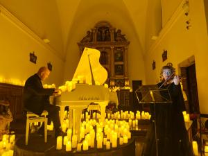 El Tapin - La iglesia de San Cucufate acogió el concierto "A la luz de las velas"