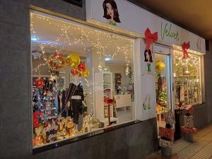 El Tapin - Velvet gana el Concurso de Escaparates Navideños del Ayuntamiento de Llanera