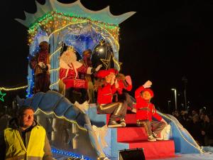El Tapin - La Pola vivió la tarde mágica de la llegada de los Reyes Magos