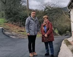 El Tapin - El Principado concluye las obras de mejora del acceso a Carcabón, en Las Regueras, tras invertir 55.200 euros