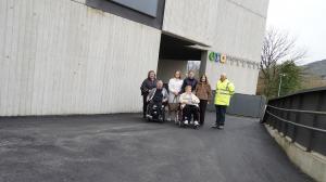 El Tapin - Siero mejora el asfaltado de la rampa de acceso al Centro Residencial ERA de Lugones