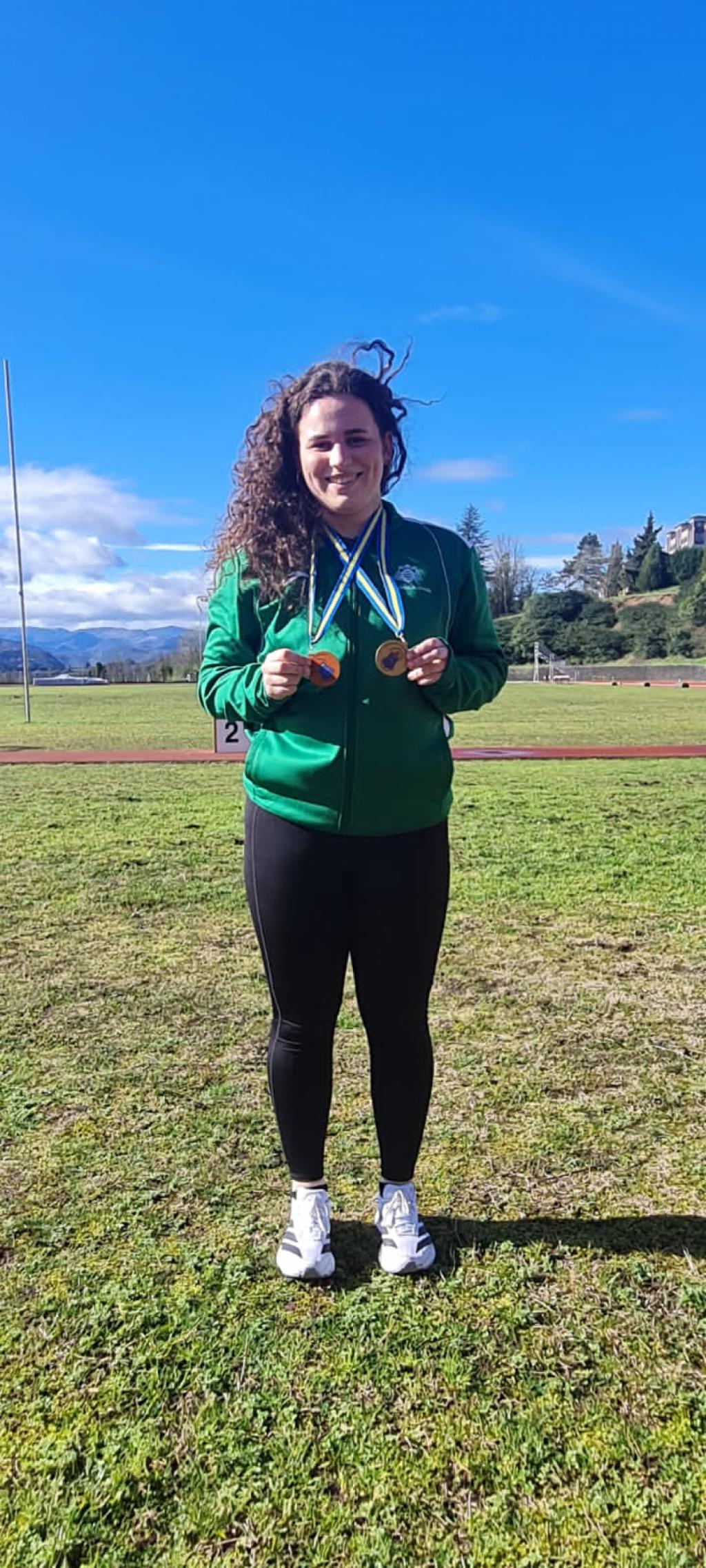 Jimena Álvarez, campeona de Asturias sub23 y tercera absoluta en lanzamiento de martillo