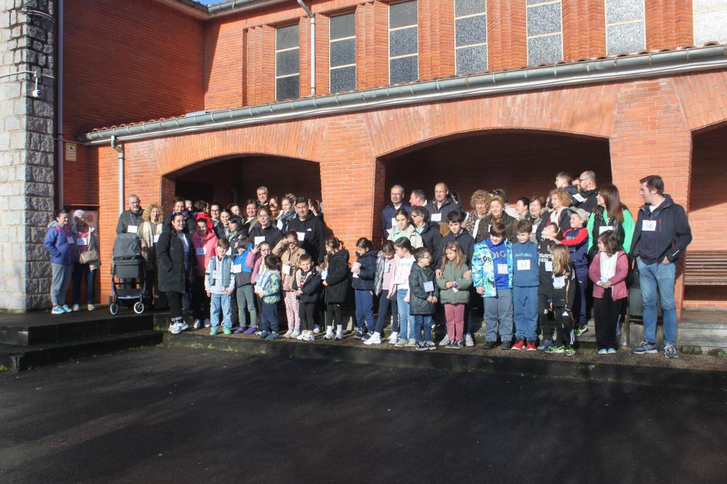 Más de 50 personas participaron en la VI Caminata Solidaria de la Parroquia de Posada de Llanera a favor de Cáritas Parroquial