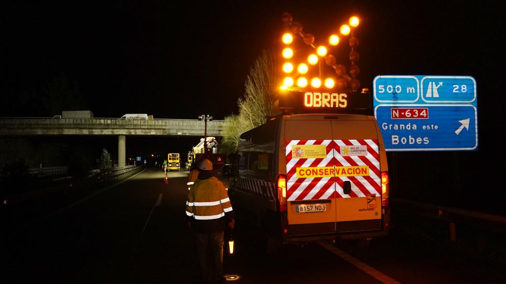 Se iniciaron las obras de emergencia por desprendimientos en el puente situado sobre la autovía A-64