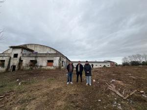 El Tapin - El Ayuntamiento de Siero realiza trabajos de desbroce, limpieza y adecuación en una parcela en Viella