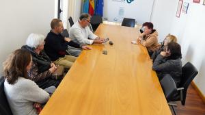 El Tapin - La Asociación de Vecinos de Samartino presentan sus necesidades al alcalde de Siero