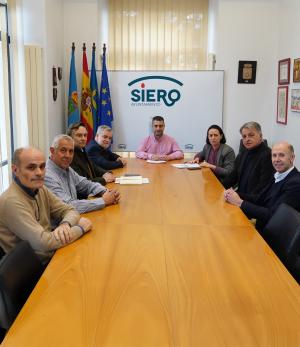 El Tapin - La Federación de Áreas Empresariales de Asturias presentaron al Ayuntamiento de Siero sus necesidades y demandas
