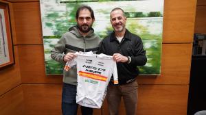 El Tapin - El Ayuntamiento de Siero patrocinará al equipo ciclista NESTA - MMR