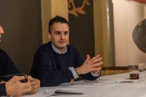 El Tapin - Josué Velasco, portavoz de Vox Siero, denuncia el aumento de la criminalidad en Siero y señala al alcalde como responsable de la desprotección vecinal