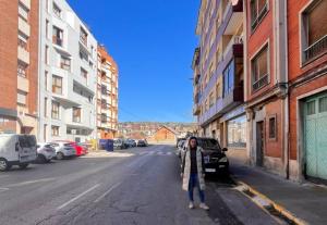 El Tapin - Podemos Siero pide garantizar las plazas de aparcamiento existentes en la Avenida de Gijón de La Pola Siero