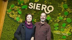 El Tapin - Elena González, técnico municipal del área de Juventud, se jubila tras 35 años