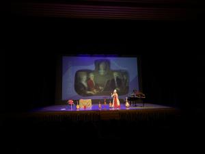 El Tapin - El Arca de Mozart representó el espectáculo "Ellas suenan" con motivo del 8M, en Siero