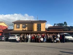 El Tapin - 55 mujeres se reunieron en una comida en el Bar La Vega para celebrar el Día de La Mujer