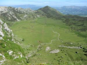 El Tapin - El club de montaña El Pataricu de El Berrón realizará una ruta circular en Cangas de Onís