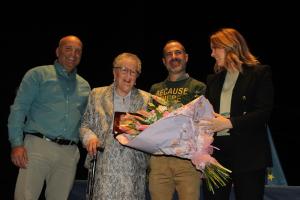 El Tapin - Pilar Domínguez siempre ha caminado al lado de su gente con sencillez, cercanía y generosidad