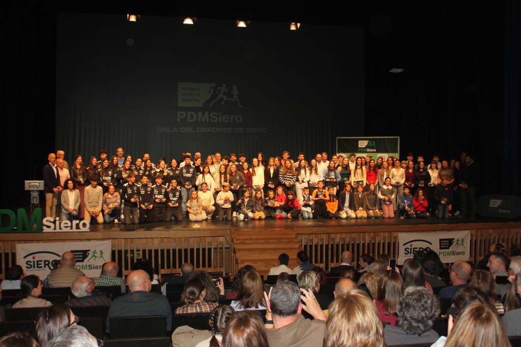La Gala del Deporte de Siero 2026 reconoció a 131 deportistas y clubes