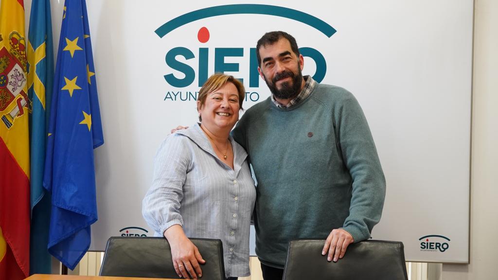 El Mercáu Polesu celebra su XII edición con más de medio centenar de puestos y un amplio programa cultural