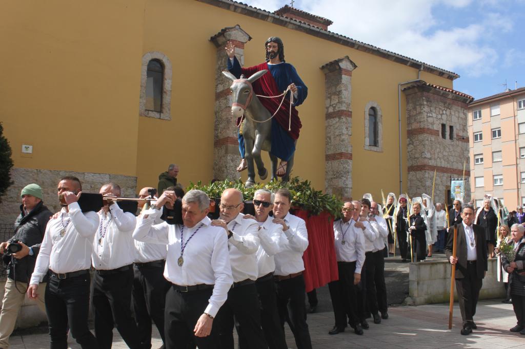 La Borriquilla salió en procesión por Lugones y La Pola