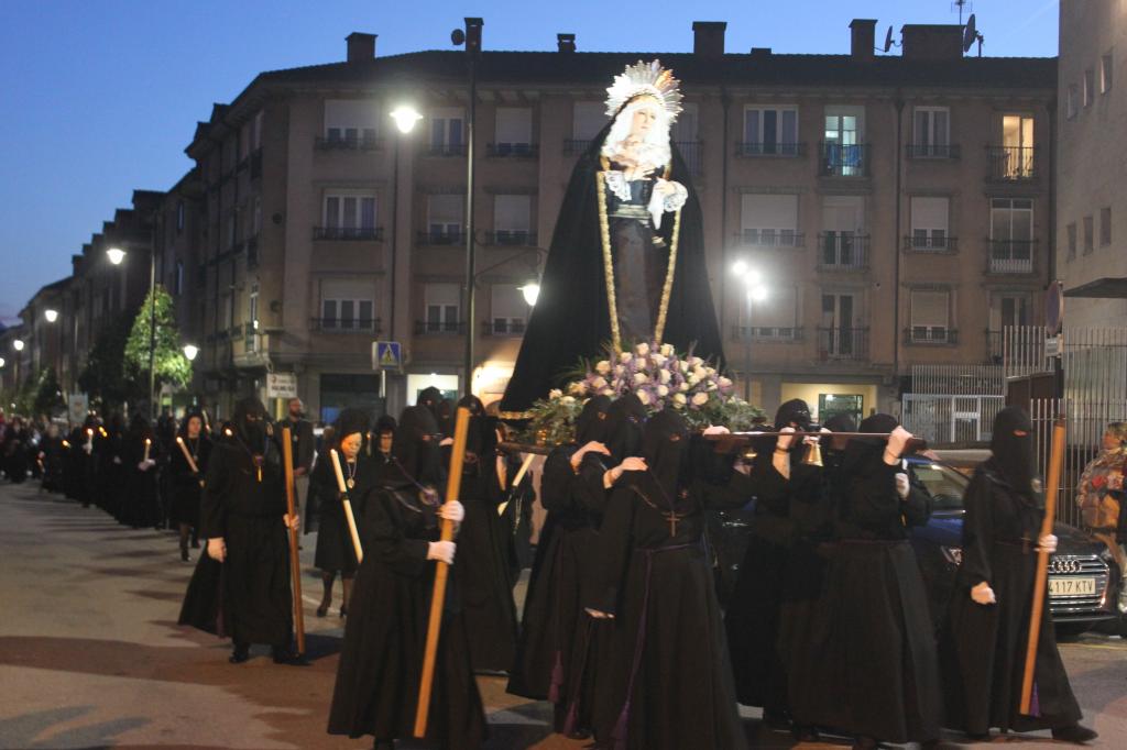 Multitudinaria participación en el Viernes Santo de Lugones