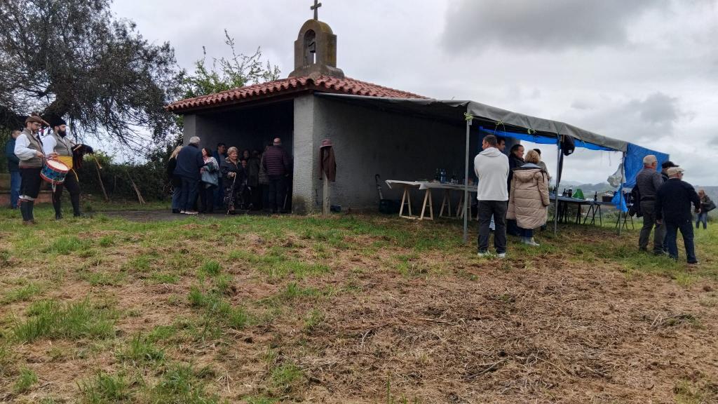 Vió (Siero) celebrará este lunes a las 13 horas una misa en honor a la Virgen del Piñueco