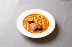 El Tapin - El restaurante Michem participa de nuevo en la final del concurso “La Mejor Fabada del Mundo”, que se celebrará el martes 21 de abril en Villaviciosa  