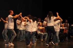 El Ventolín clausura en Pola de Siero la XLV Selmana del Folclore Astur con un festival de música tradicional