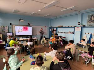 El Tapin - Finaliza con éxito el taller "Cómo hablar en público" en los centros educativos de Llanera
