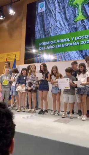 El Tapin - El Colegio de Las Regueras recogió en Madrid el premio al Mejor Bosque Urbano 2026