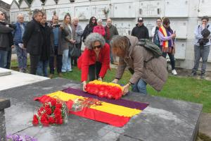 El Tapin - IU Llanera rinde homenaje a las personas represaliadas y reivindica la memoria democrática en Cayés