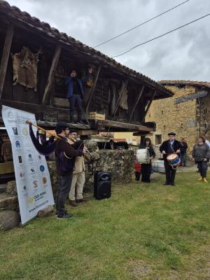 El Tapin - Valdesoto refuerza la tradición enogastronómica con un encuentro entre cofradías y pueblos ejemplares del Principado