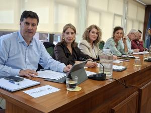 El Tapin - El PP acusa a Pérez de “tratar de engañar a los vecinos” sobre la incorporación de un pediatra en Lugo: “No hay nadie al volante” 