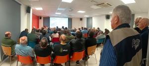 El Tapin - Gran asistencia a la jornada informativa sobre el "cártel de la leche" celebrada en Lugo de Llanera