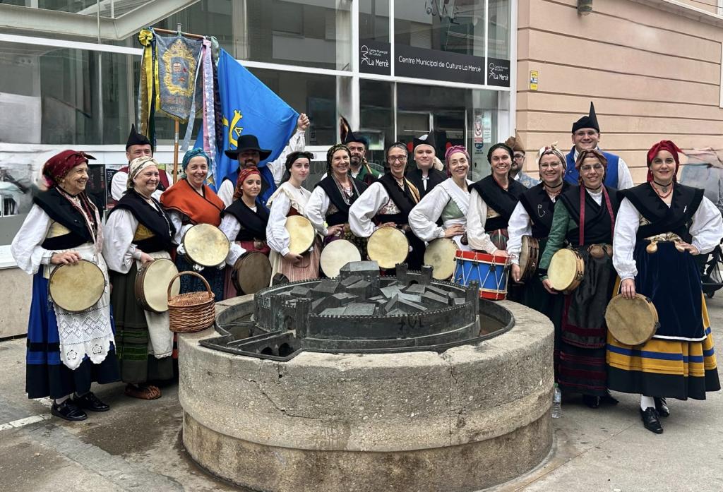 La Agrupación Folclórica La Sidrina lleva la tradición asturiana a Burriana en la novena edición de “Burriana en Dansa”