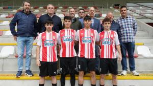 El Tapin - El Ayuntamiento de Siero firma un acuerdo de patrocinio con el Club Siero